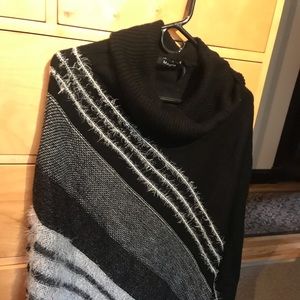 Black, white and gray poncho